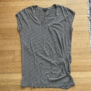 VINCE. striped tee size small black and beige 50% pima cotton 50% modal